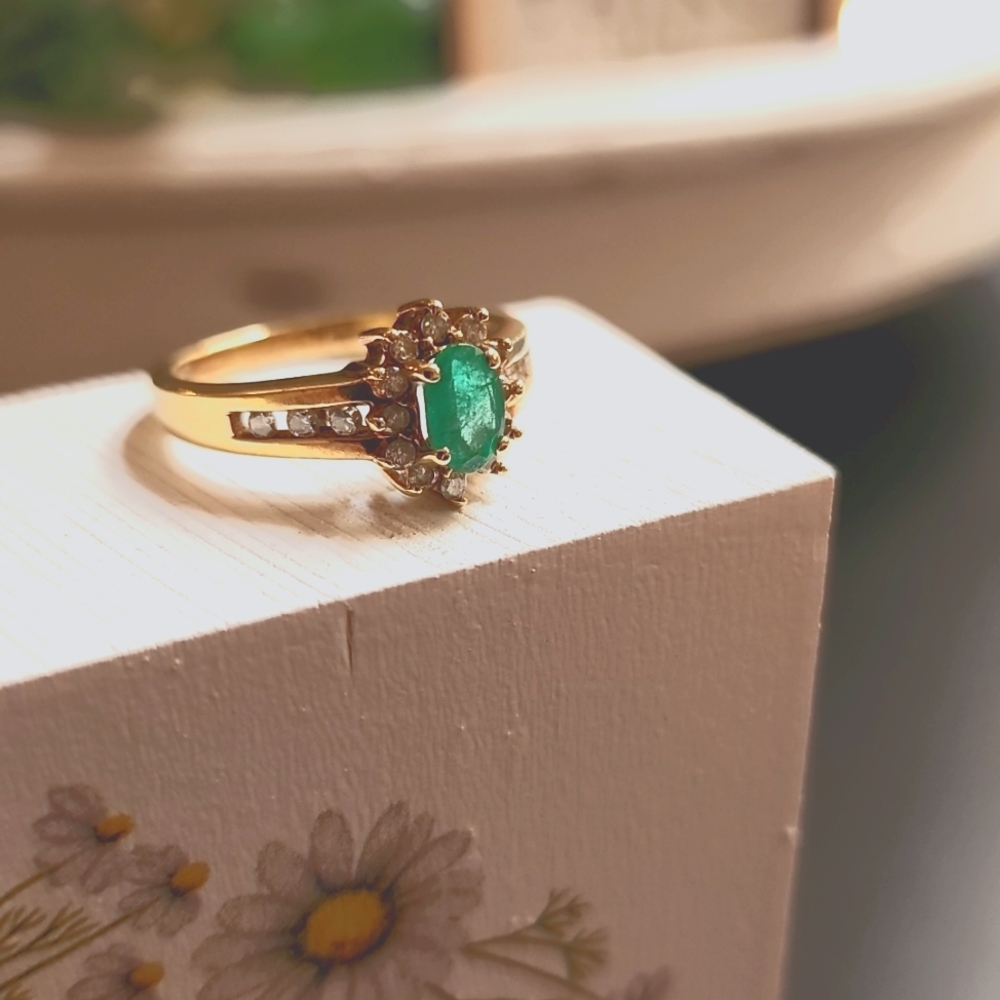 Emerald 10k gold ring size 7